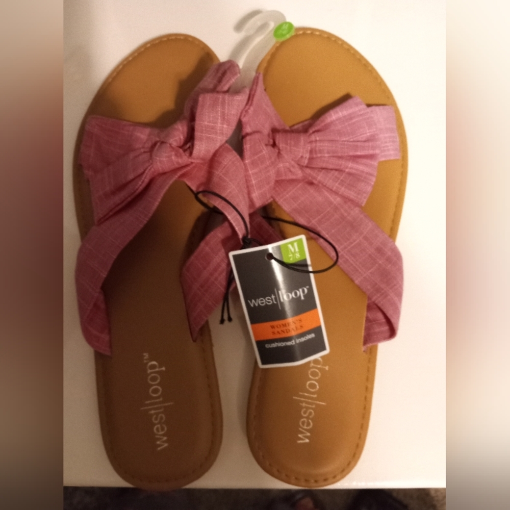 West loop size7/8 medium sandals new!